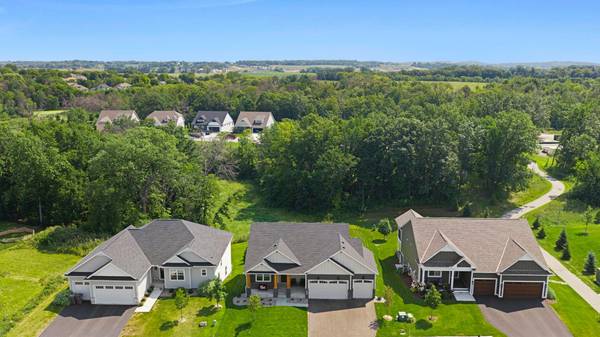 1884 Campfire DR W, Waconia, MN 55387