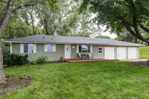 1515 Woodhill RD,  Burnsville,  MN 55337