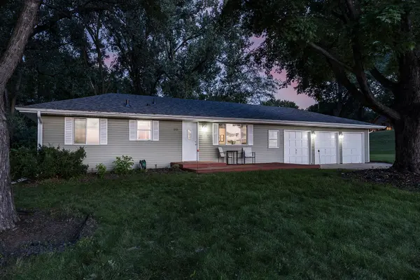 1515 Woodhill RD, Burnsville, MN 55337