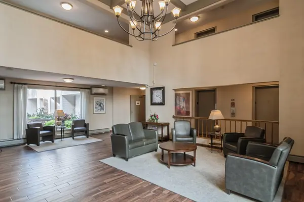1601 N Innsbruck DR #367NE, Fridley, MN 55432