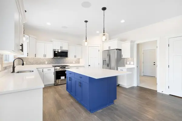 13702 Arrowhead WAY, Rosemount, MN 55068