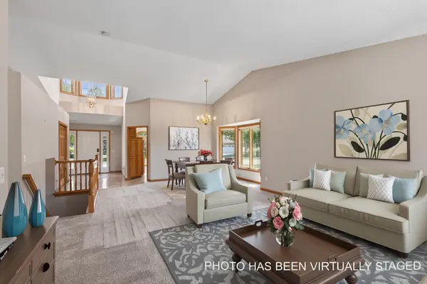 4134 Thornhill LN, Vadnais Heights, MN 55127