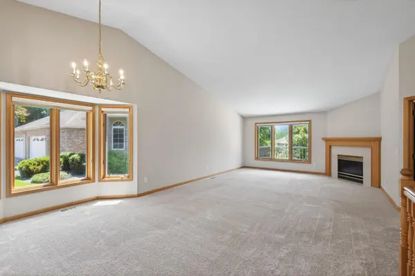 4134 Thornhill LN, Vadnais Heights, MN 55127