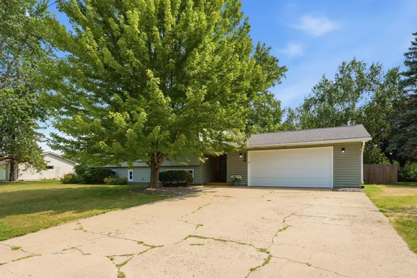 3996 Rahn RD, Eagan, MN 55122