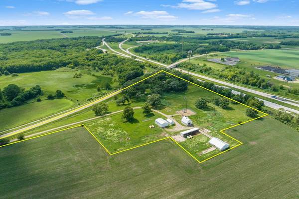 11990 380th AVE, Blue Earth, MN 56013