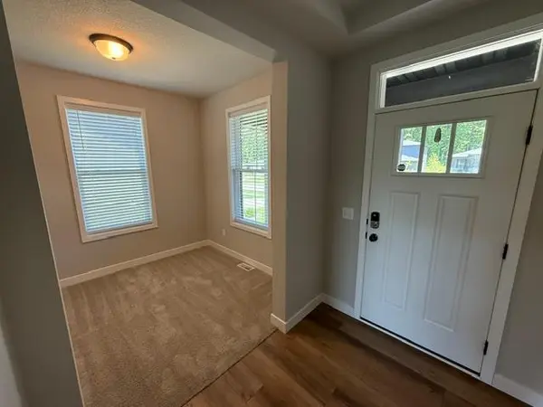 10547 Robinwood RD, Chaska, MN 55318