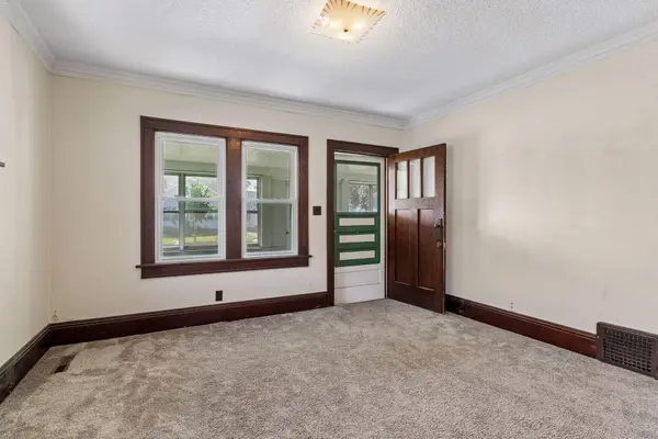 1032 Cumberland ST, Saint Paul, MN 55117