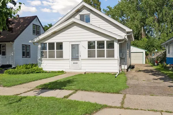 1032 Cumberland ST, Saint Paul, MN 55117