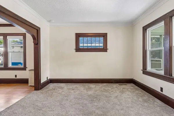 1032 Cumberland ST, Saint Paul, MN 55117