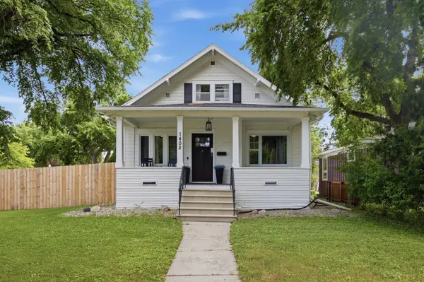 1402 8th AVE S, Fargo, ND 58103