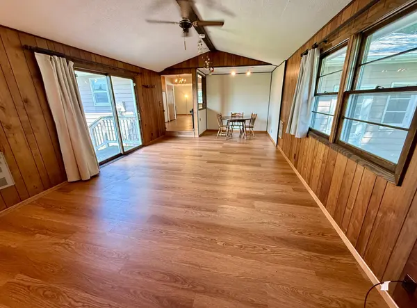 220 S 4th ST, Bird Island, MN 55310