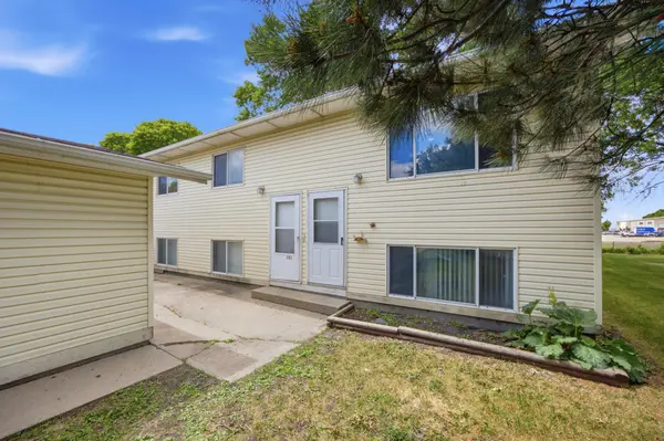 910-912 32nd ST N, Fargo, ND 58102