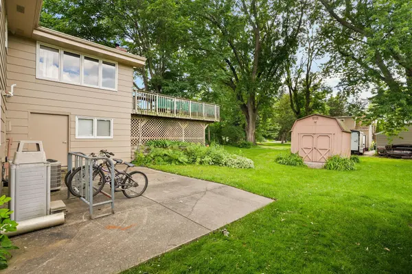 4018 Shamrock DR NE, Saint Anthony, MN 55421