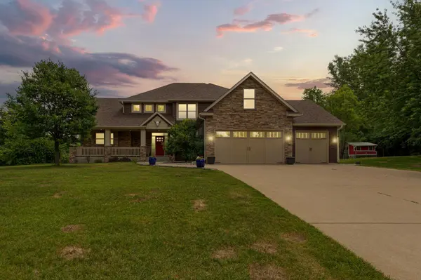 11205 Circle Lake LN, Faribault, MN 55021
