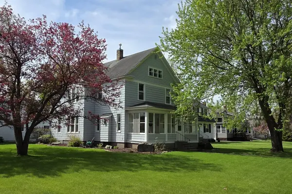 915 Riverside DR, International Falls, MN 56649