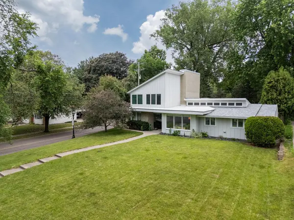 2191 Edgcumbe RD, Saint Paul, MN 55116
