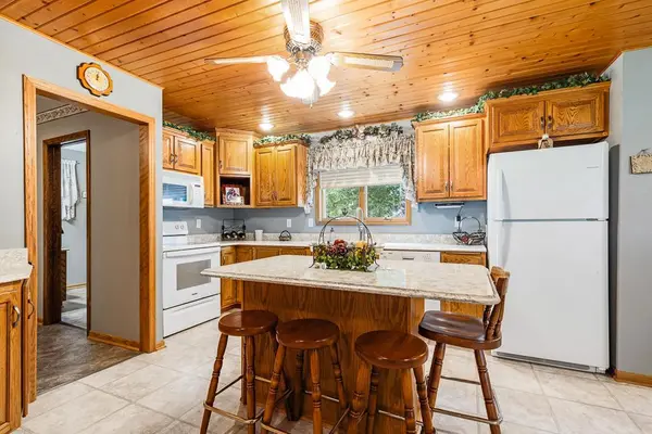 2693 225th AVE, Marshall, MN 56258