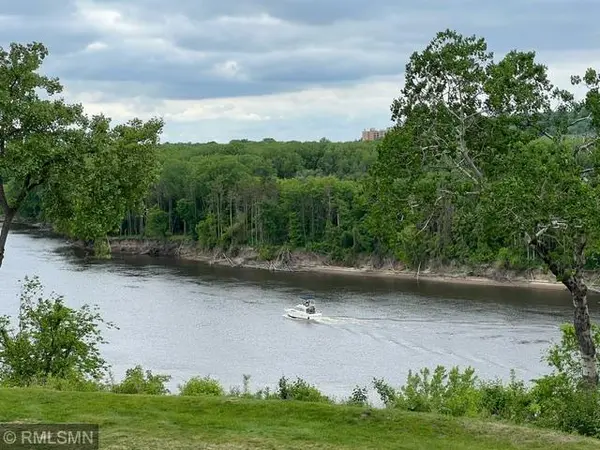 1101 Sibley Memorial Hwy #209, Lilydale, MN 55118