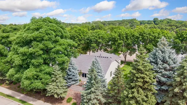 710 Emerald RDG, Roseville, MN 55113