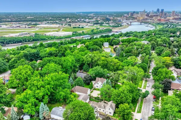 1010 Burns AVE, Saint Paul, MN 55106