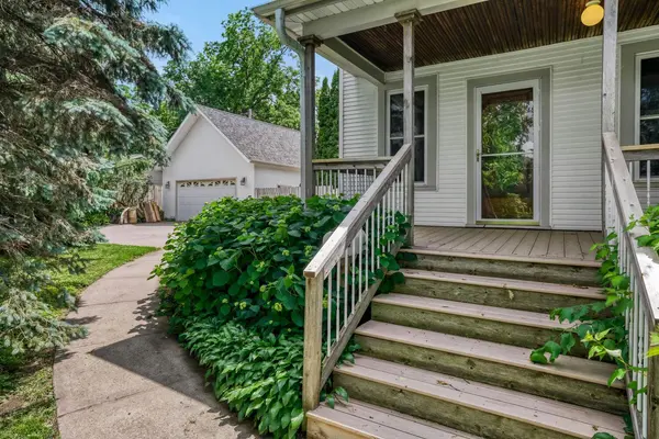 1010 Burns AVE, Saint Paul, MN 55106