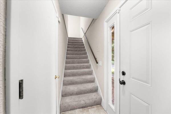 4836 Grenwich TRL N, Oakdale, MN 55128