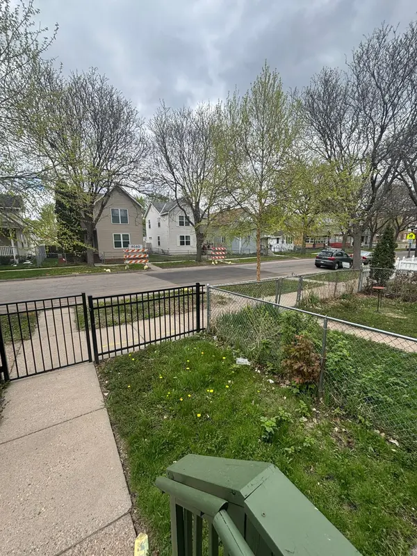 466 Edmund AVE, Saint Paul, MN 55103