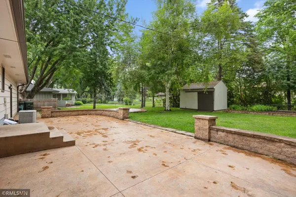 10157 Irwin RD, Bloomington, MN 55437