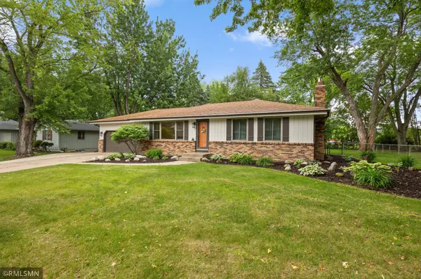 10157 Irwin RD, Bloomington, MN 55437