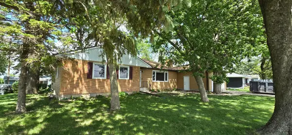 1713 S Shore DR, Albert Lea, MN 56007