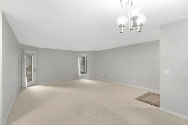 742 County Road F W #B, Shoreview, MN 55126