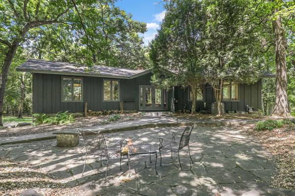 3 Snowy Owl LN, North Oaks, MN 55127