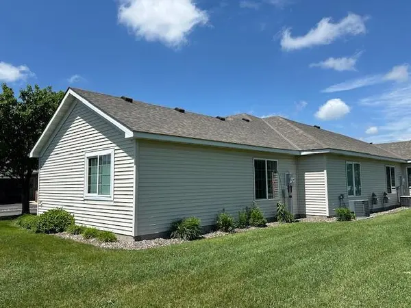 1310 Heritage LN, Waite Park, MN 56387