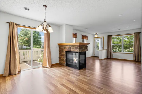 3232 Oak View DR, Woodbury, MN 55129