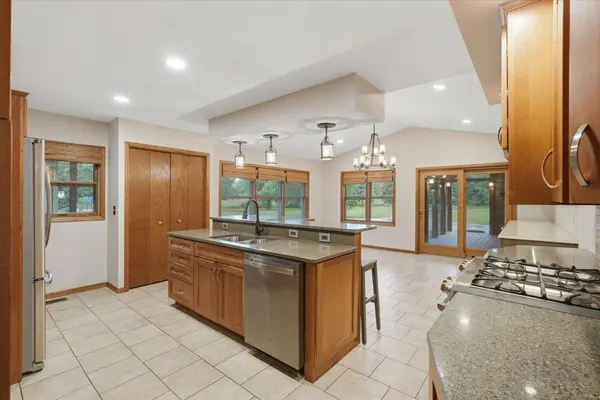 4596 Lilac LN N, Lake Elmo, MN 55042