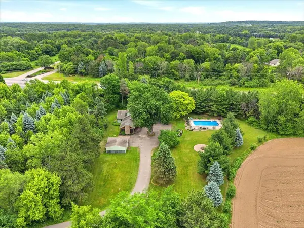 4596 Lilac LN N, Lake Elmo, MN 55042
