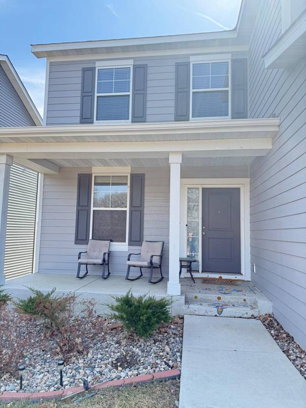 1866 Spring Creek DR, Carver, MN 55315