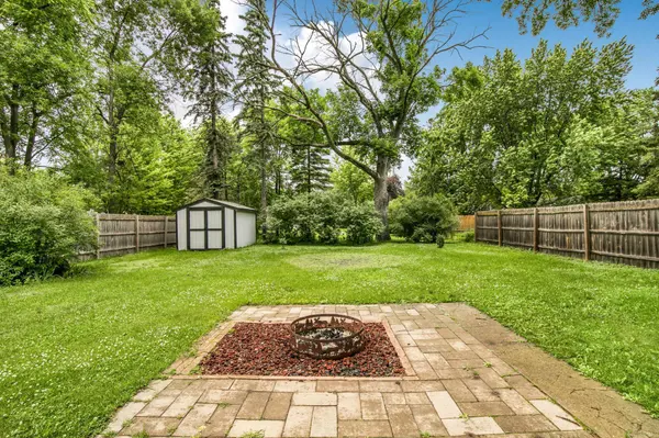 635 E 2nd ST, Litchfield, MN 55355