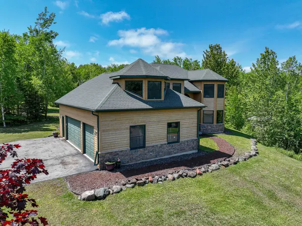 28 Quincy DR, Silver Bay, MN 55614