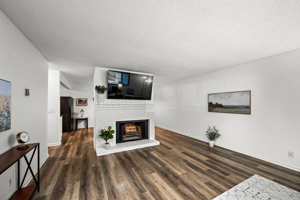 350 Shelard Pkwy #106, Saint Louis Park, MN 55426