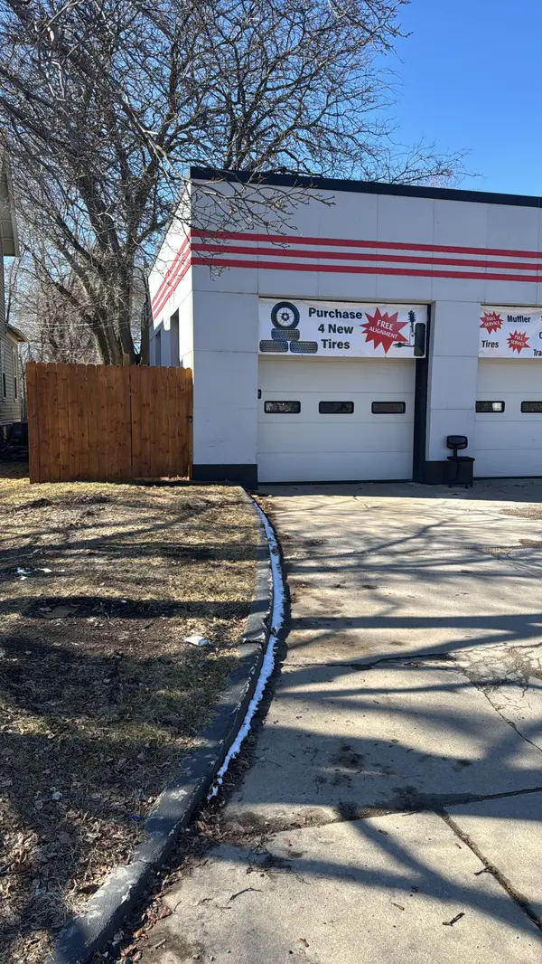 728 Central AVE N, Faribault, MN 55021