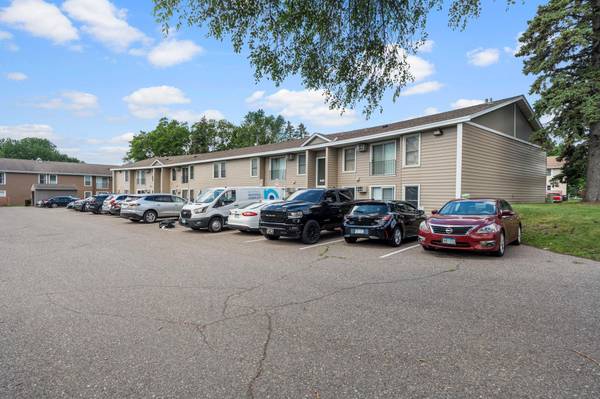 920 6th ST S #5, Hopkins, MN 55343