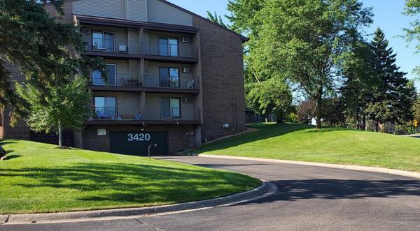 3420 Golfview DR #121, Eagan, MN 55123
