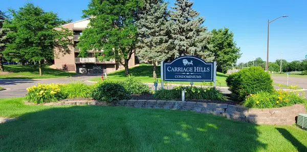3420 Golfview DR #121, Eagan, MN 55123