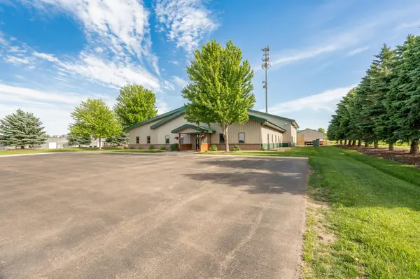 800 6th ST NW, New Prague, MN 56071