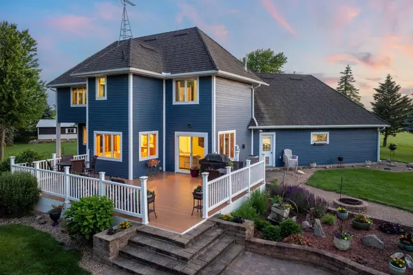 16 Lake Shore DR, Sherburn, MN 56171