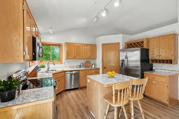 517 Upland RD NW, Saint Michael, MN 55376