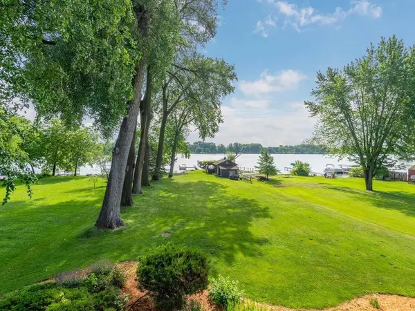 1519 14th AVE NW, New Brighton, MN 55112