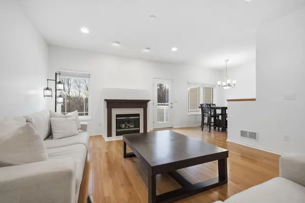 9796 Cupola LN, Eden Prairie, MN 55347