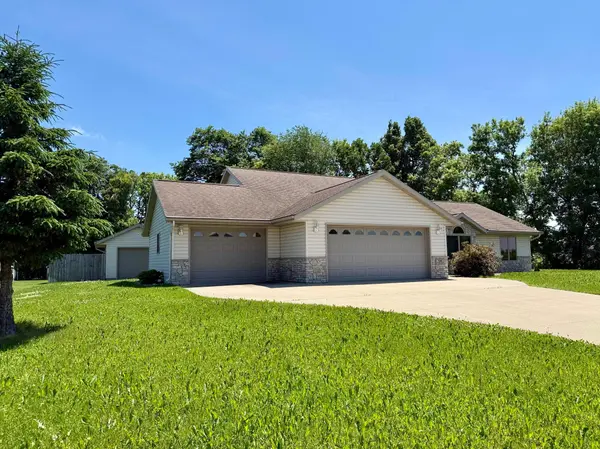 508 Prairie LN, Long Prairie, MN 56347